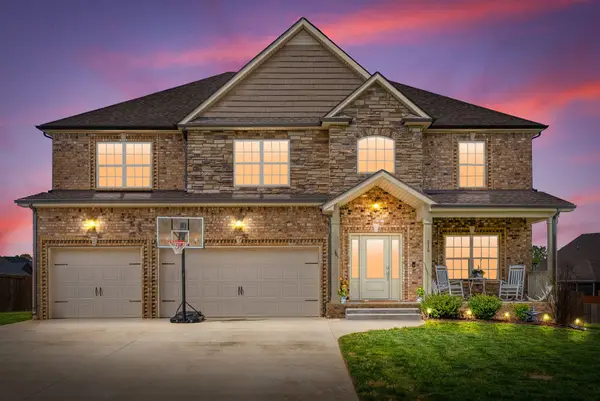 230 Cotoneaster Ln, Clarksville, TN 37043