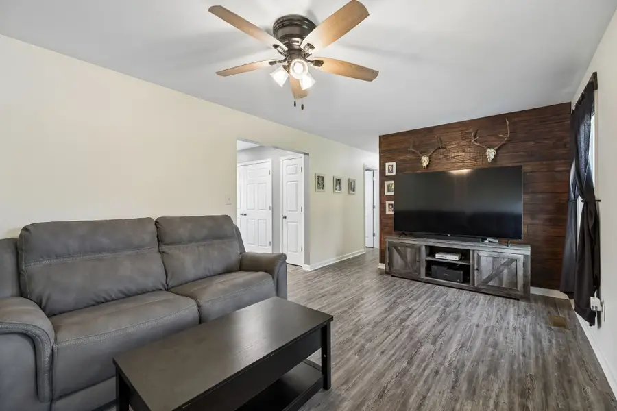 437 Dearman St, Smithville, TN 37166 - #2