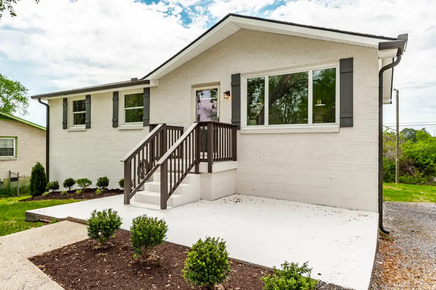 709 Perry Dr, Springfield, TN 37172 - #3