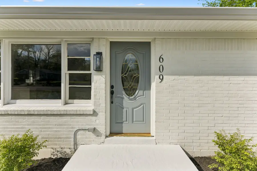 609 E 11th St, Columbia, TN 38401 - #3