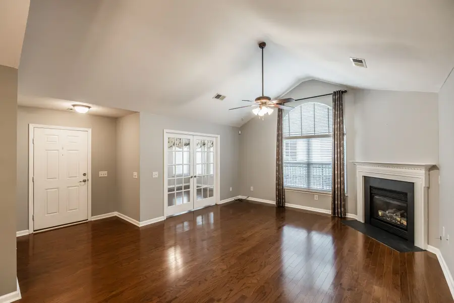 825 Browns Ln #201, Gallatin, TN 37066 - #2