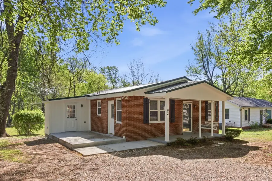 1021 Preston Dr, Burns, TN 37029 - #2