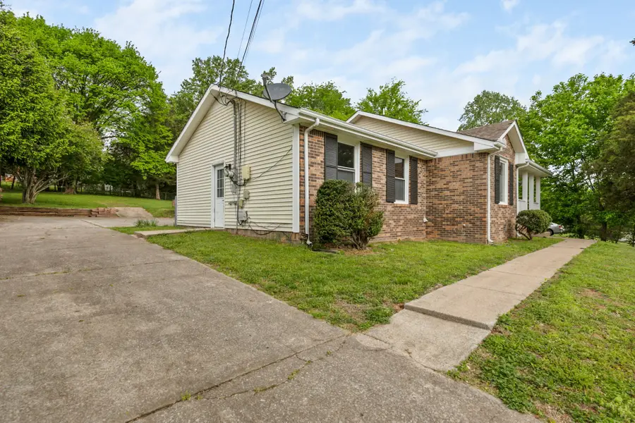 1419 Mcclardy Rd, Clarksville, TN 37042 - #2