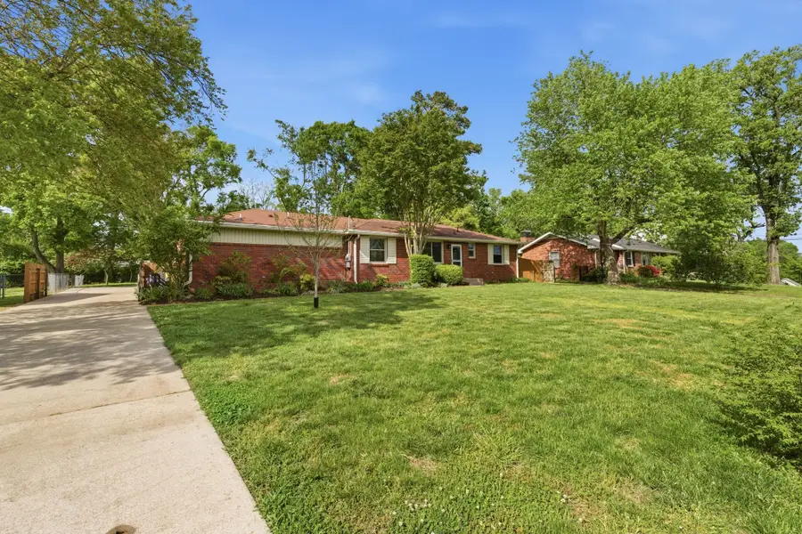 510 Rochelle Dr, Nashville, TN 37220 - #2