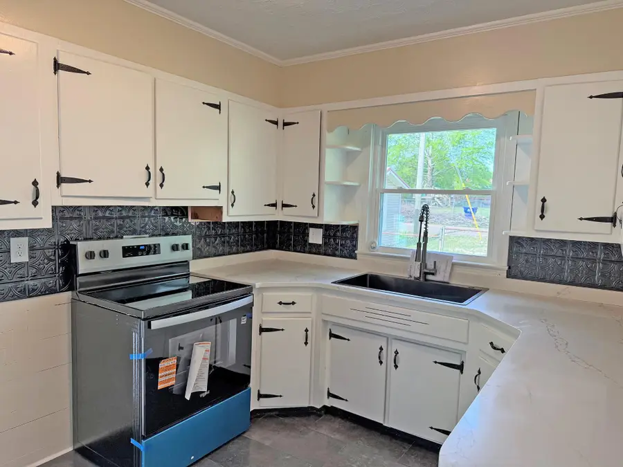 20 Daniel St, Savannah, TN 38372 - #2