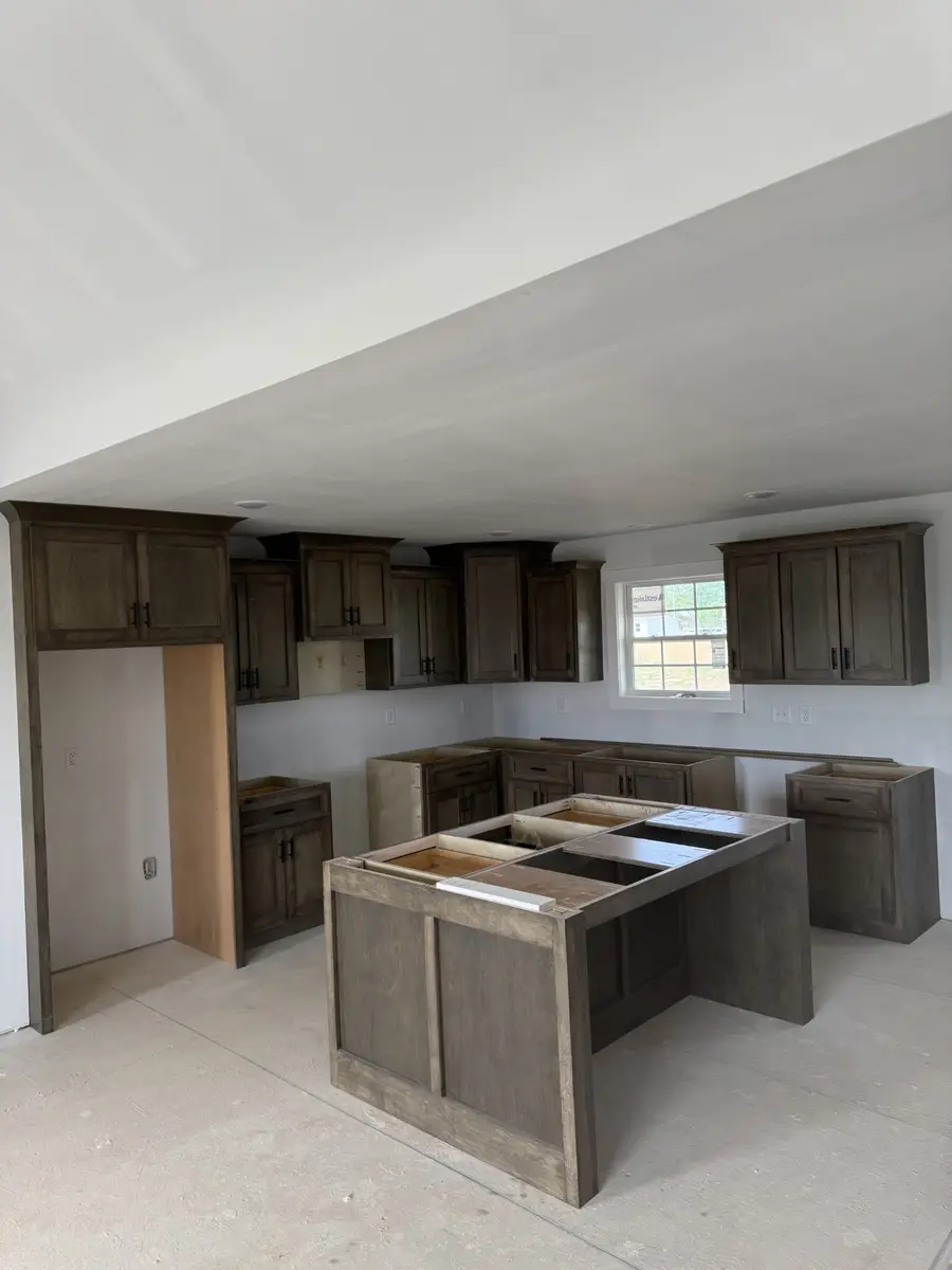 137 Martha Circle, Lafayette, TN 37083 - #3