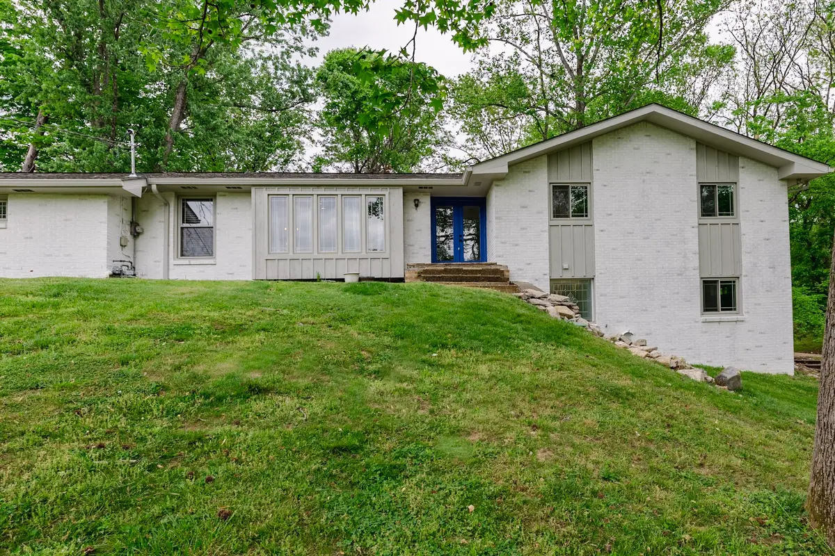 537 Indian Lake Rd, Hendersonville, TN 37075 - #1