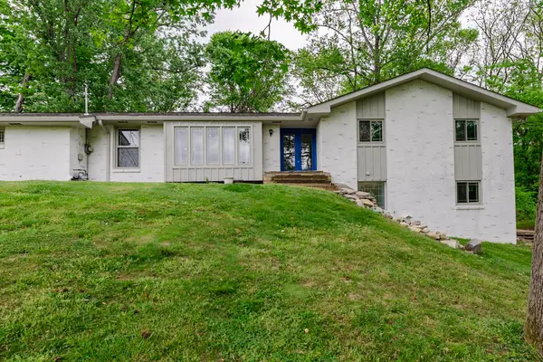 537 Indian Lake Rd, Hendersonville, TN 37075