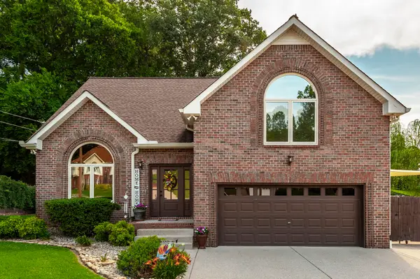 110 Camden Ct N, Hendersonville, TN 37075