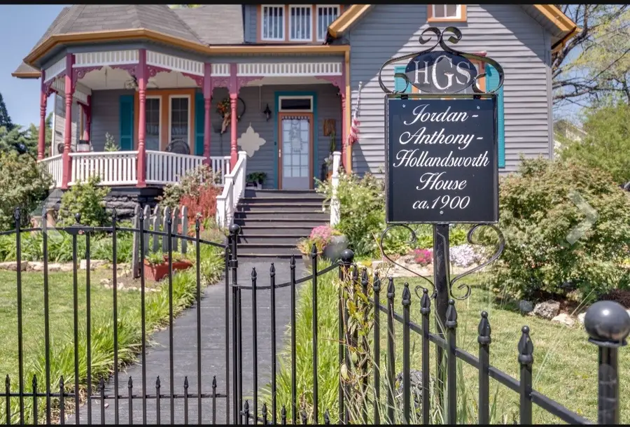 210 S 6th St, Pulaski, TN 38478 - #2