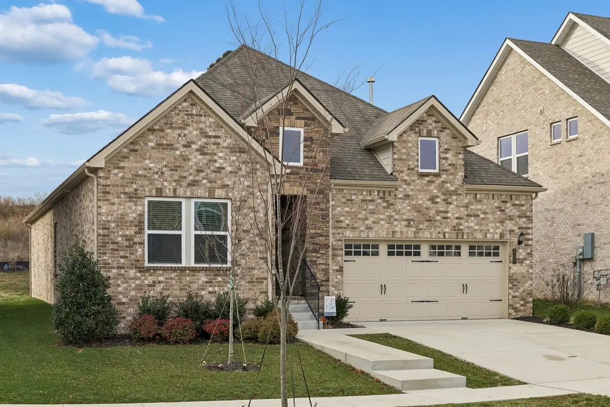 428 Triple Crown Cir, Gallatin, TN 37066 - #1