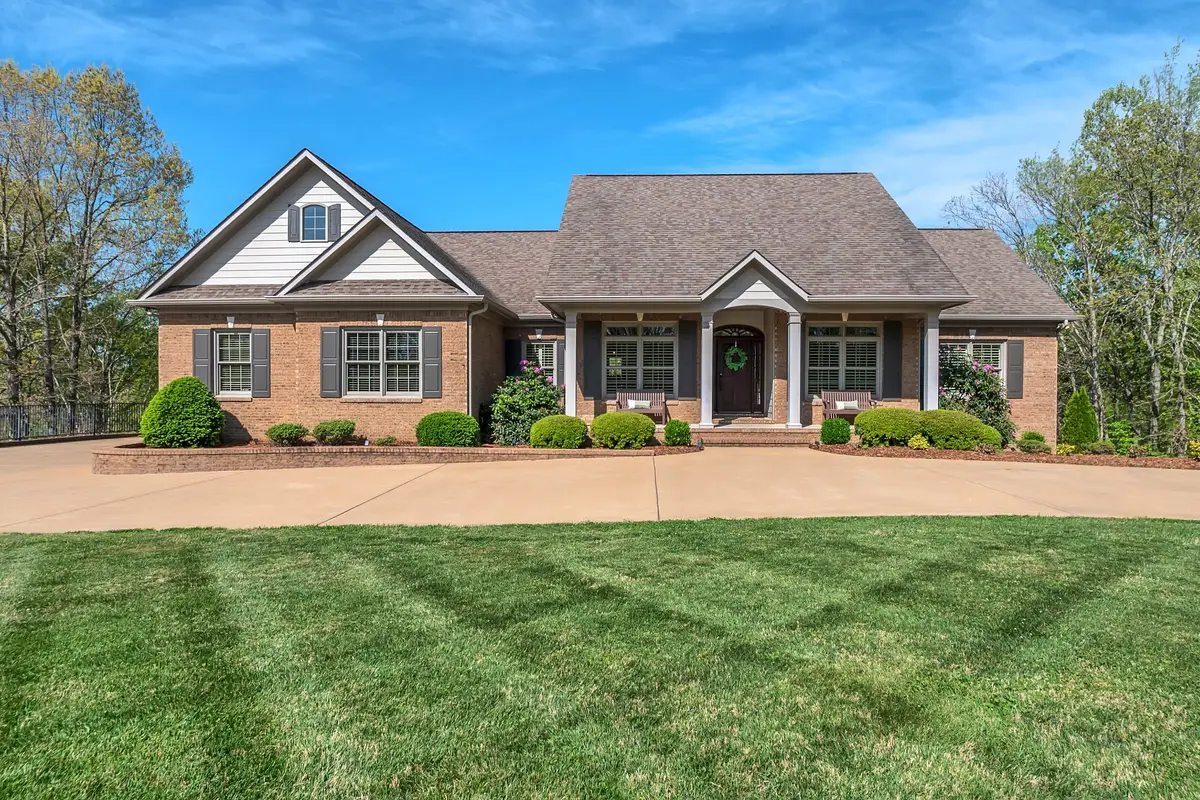 294 Cove Ln, Lawrenceburg, TN 38464 - #1
