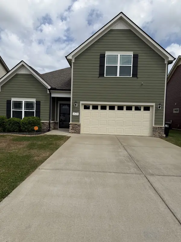 2525 Hollis Dr, Murfreesboro, TN 37127