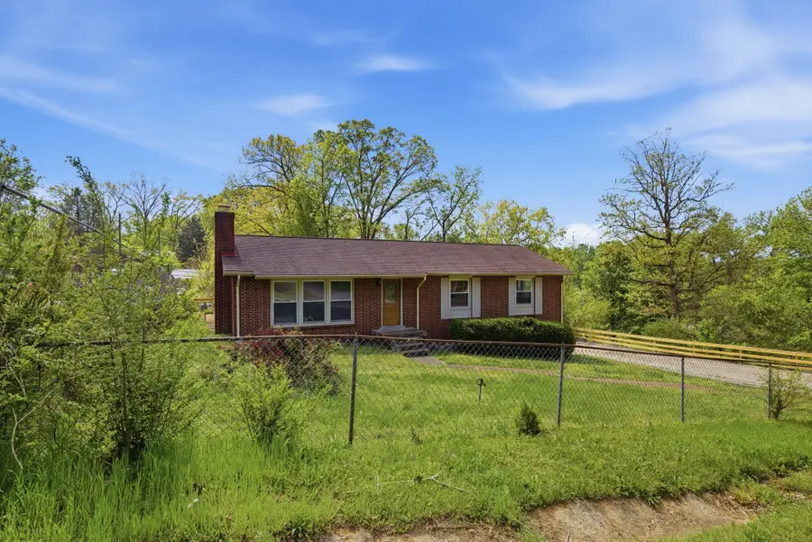 212 Downer Dr, Clarksville, TN 37042 - #2