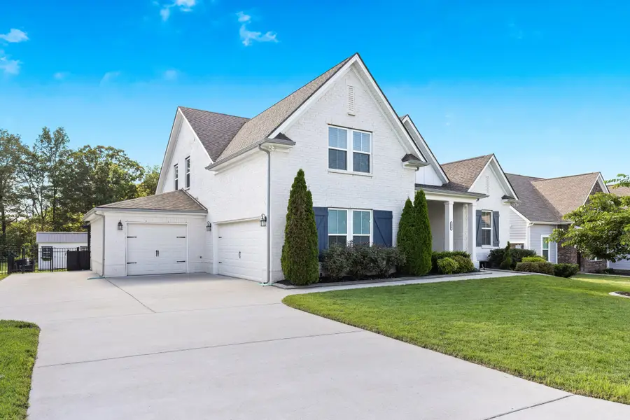 530 Oakvale Ln, Mount Juliet, TN 37122 - #2