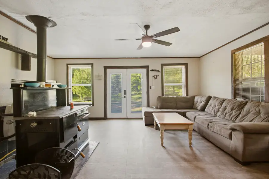 140 K B Song Ln, Linden, TN 37096 - #3