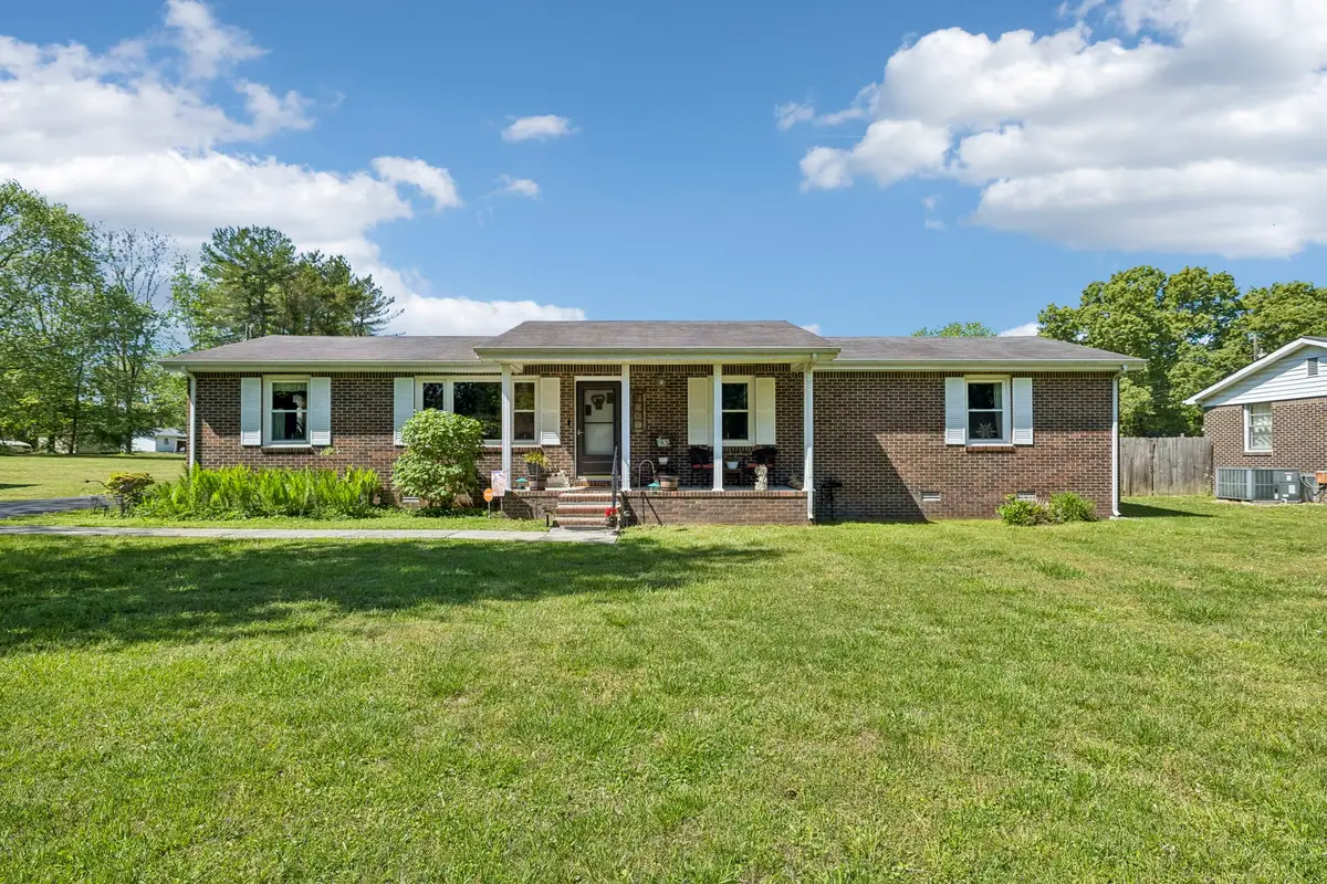 302 Highland Dr, Tullahoma, TN 37388 - #1