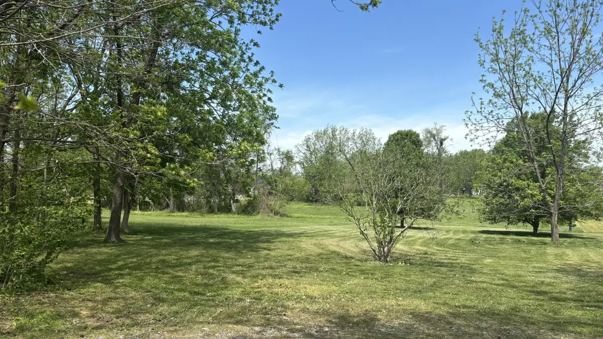 408 College St, Lafayette, TN 37083 - #1