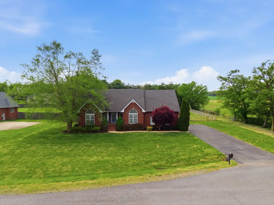 1013 Weiss Rd, Cottontown, TN 37048 - #2