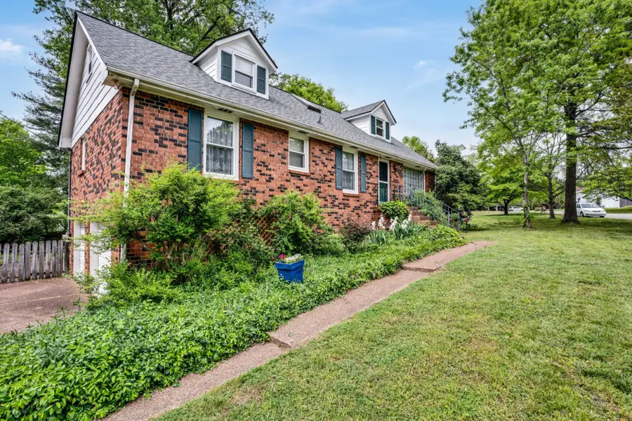 4324 Baton Rouge Dr, Hermitage, TN 37076 - #2