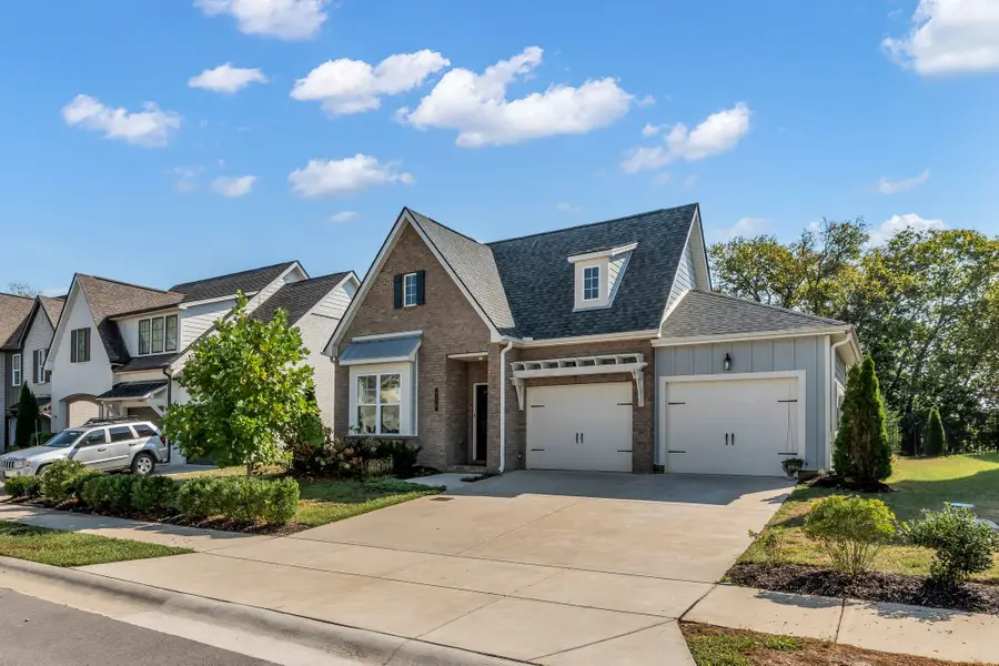 918 Plowson Rd, Mount Juliet, TN 37122 - #2