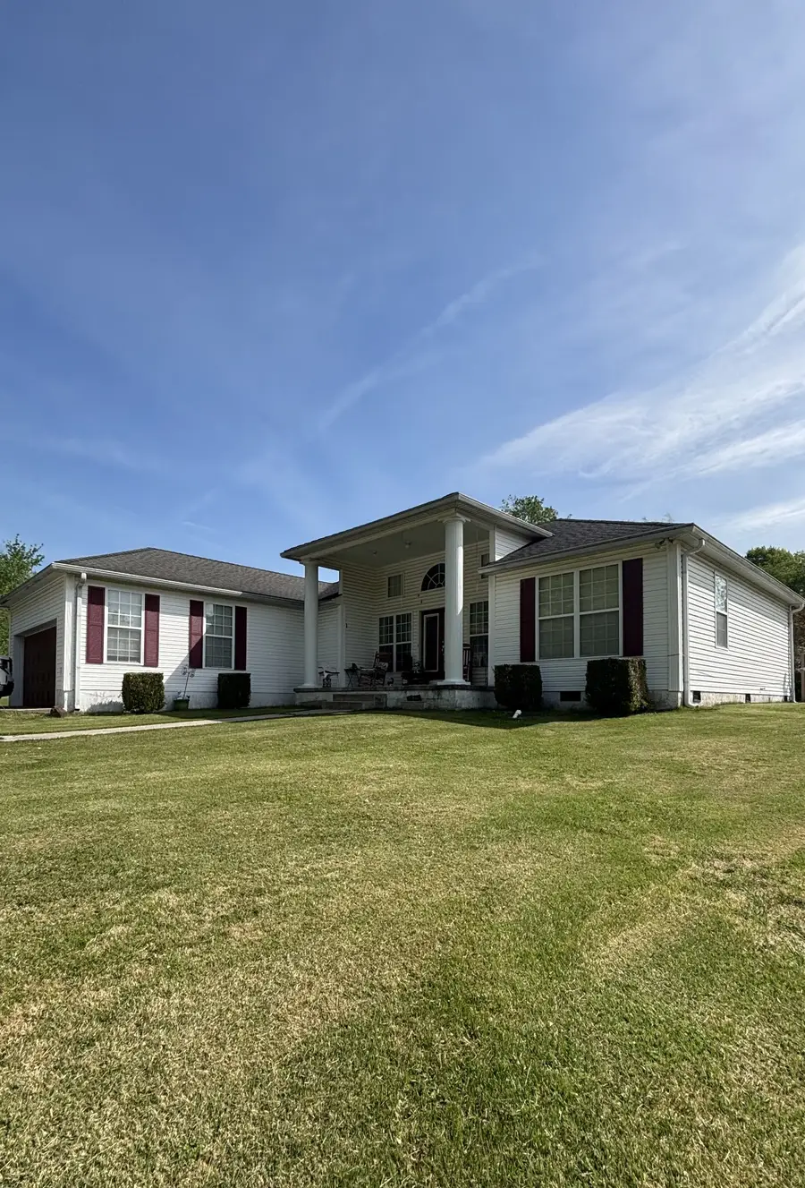 206 Dreaden St, Waverly, TN 37185 - #2