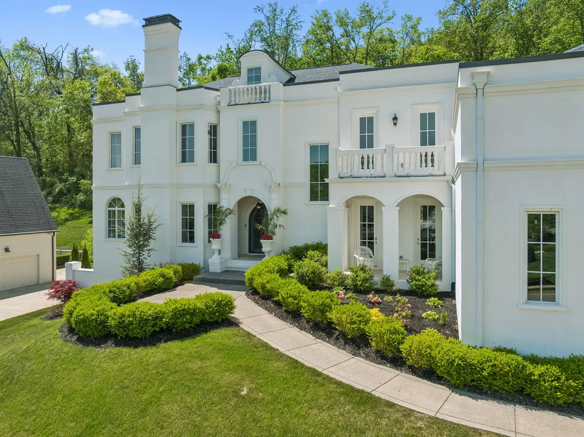 1077 Stockett Dr, Nashville, TN 37221 - #1