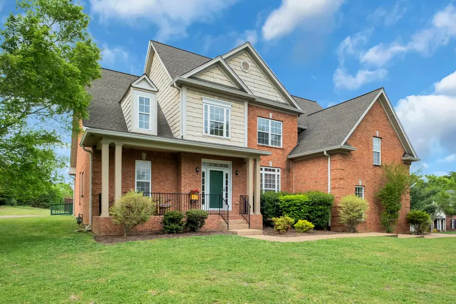 613 Regent Park Dr, Mount Juliet, TN 37122 - #2