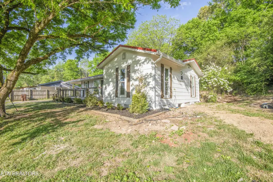 406 Mcconkey St, Madisonville, TN 37354 - #3