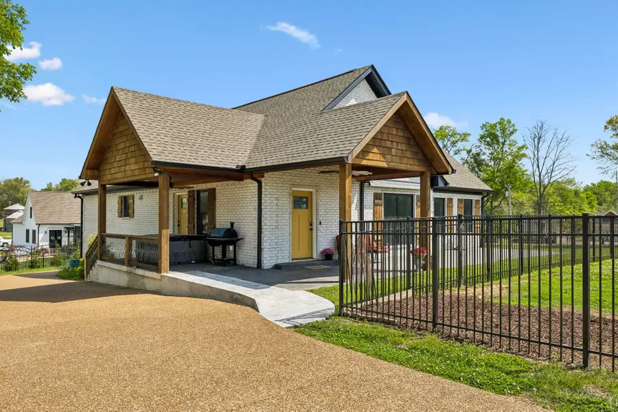 2104 Williamsport Pike, Columbia, TN 38401 - #2