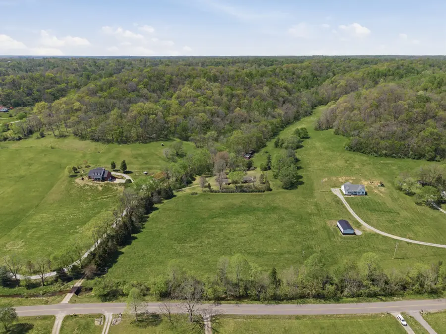 2621 Knob Creek Rd, Columbia, TN 38401 - #2