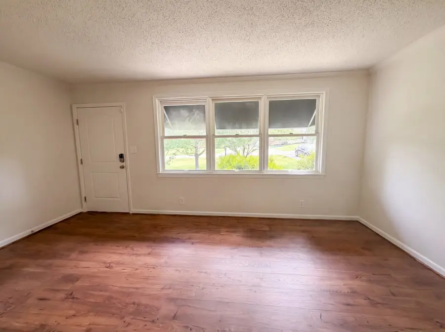 242 Kingswood Dr, Clarksville, TN 37043 - #3