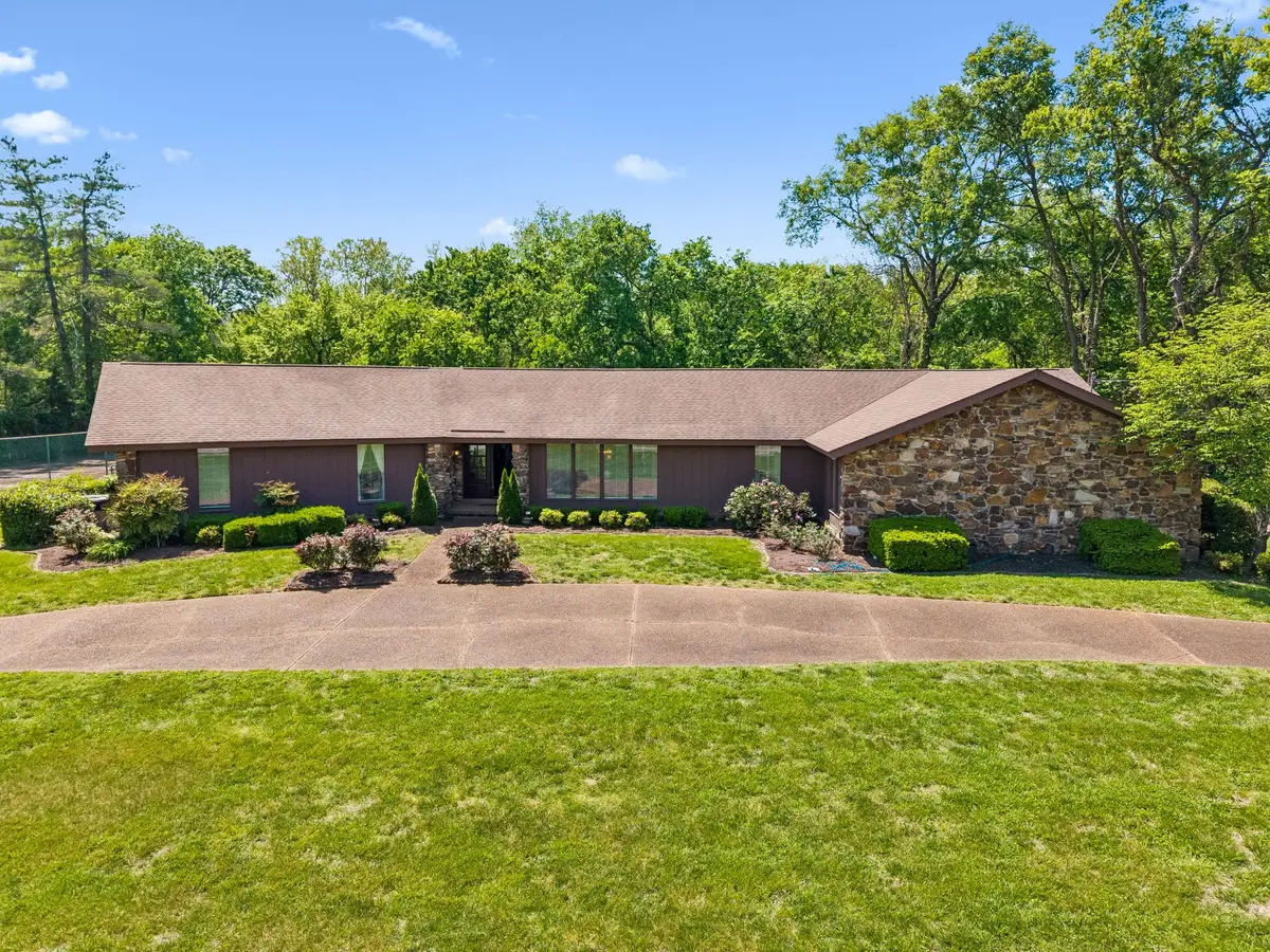 6019 Johnson Chapel Rd, Brentwood, TN 37027 - #1