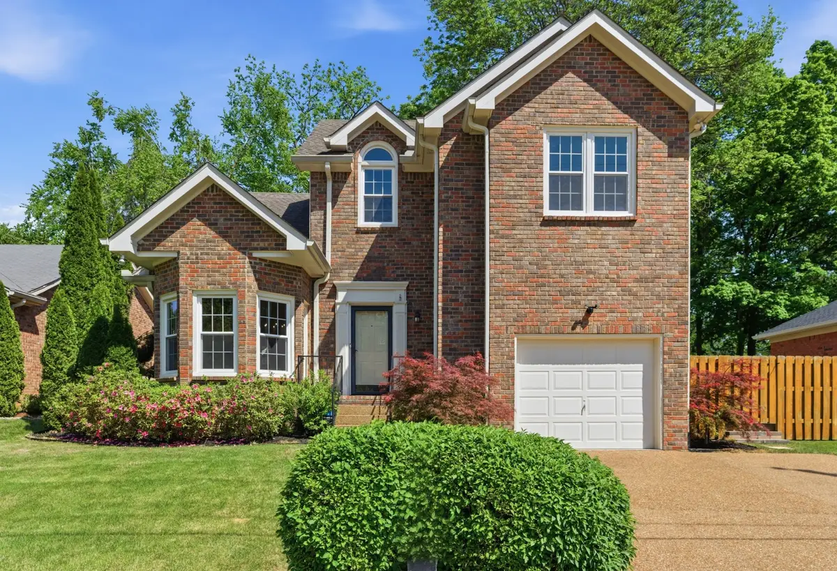 1025 Saint Andrews Pl, Nashville, TN 37204 - #1