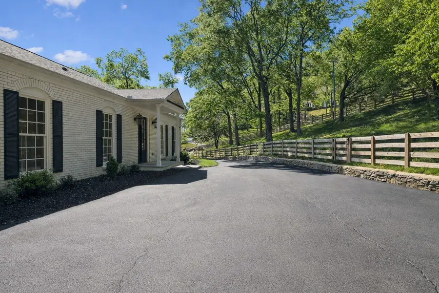 5622 Hillview Dr, Brentwood, TN 37027 - #2