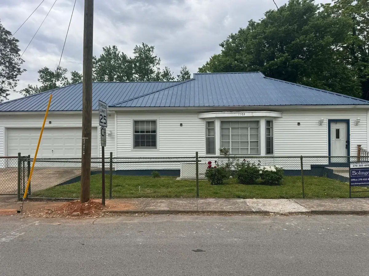 1103 E 18th St, Hopkinsville, KY 42240 - #1