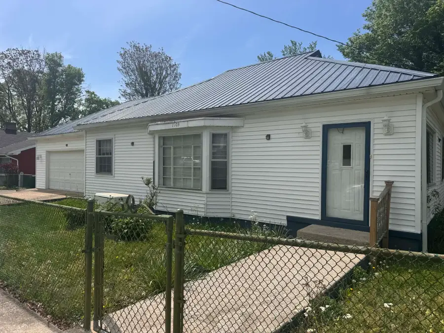 1103 E 18th St, Hopkinsville, KY 42240 - #2