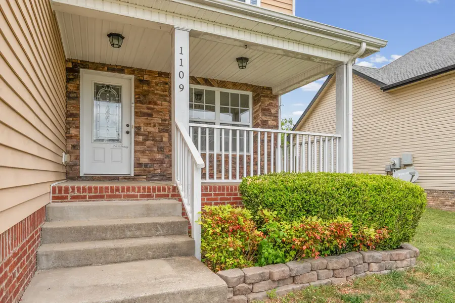 1109 Ishee Dr, Clarksville, TN 37042 - #2