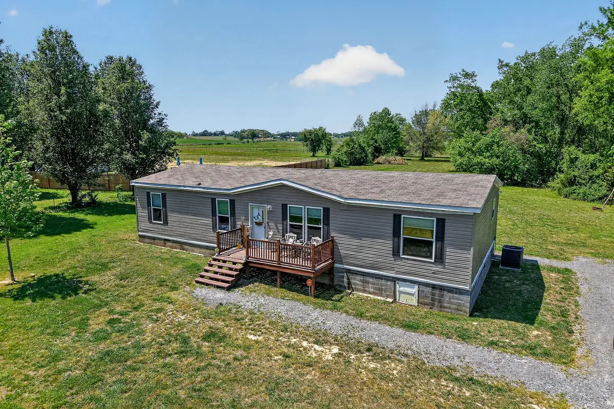 372 E Airport Dr, McMinnville, TN 37110 - #1