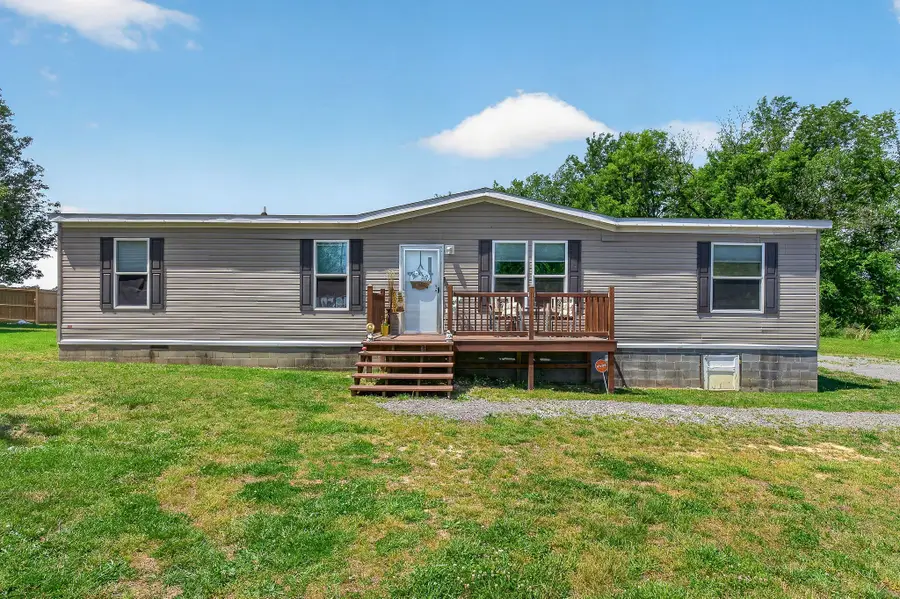 372 E Airport Dr, McMinnville, TN 37110 - #2