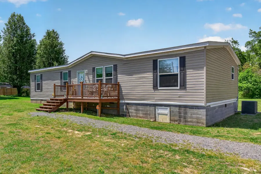 372 E Airport Dr, McMinnville, TN 37110 - #3