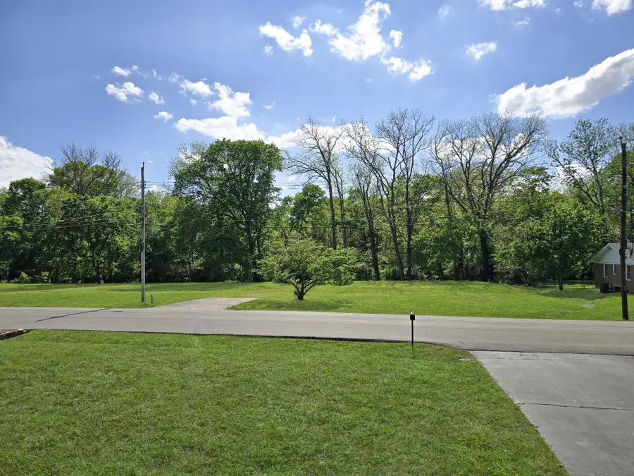 207 Donna Dr, Hopkinsville, KY 42240 - #2