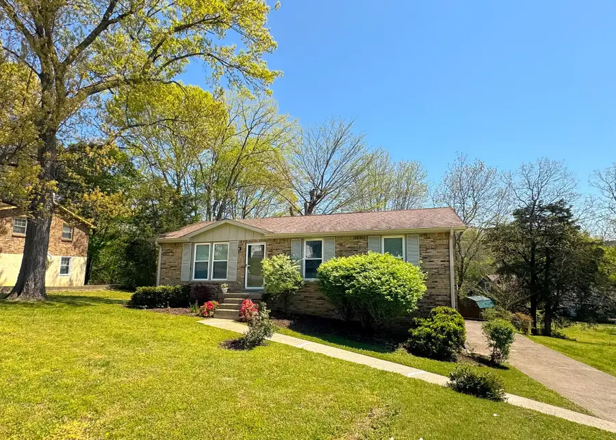 630 Debbie Dr, Hermitage, TN 37076 - #2