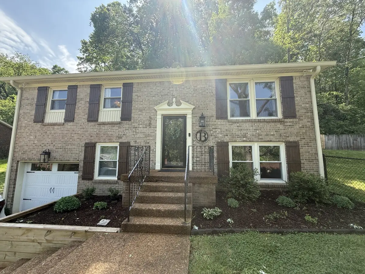 525 Holt Valley Rd, Nashville, TN 37221 - #1