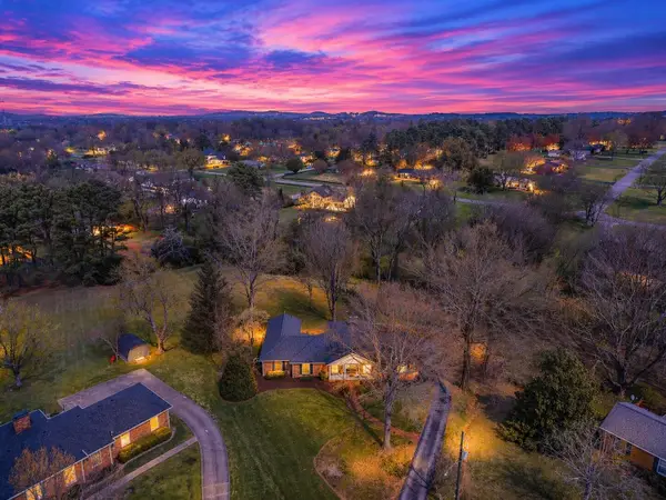 8012 Knoll Ct, Brentwood, TN 37027