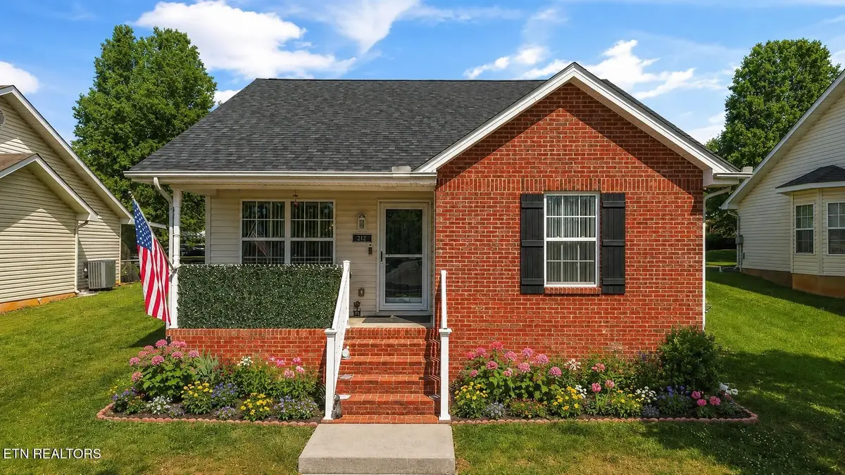 1709 Watauga St, Sevierville, TN 37876 - #1