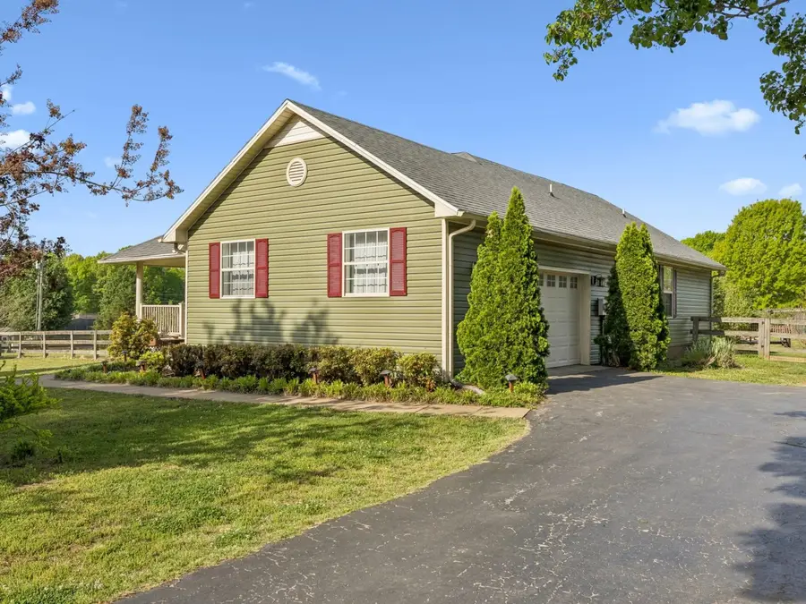 136 Oak Valley Dr, Spring Hill, TN 37174 - #3