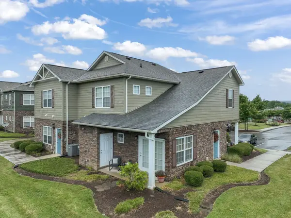 1052 Pinehurst Dr, Spring Hill, TN 37174