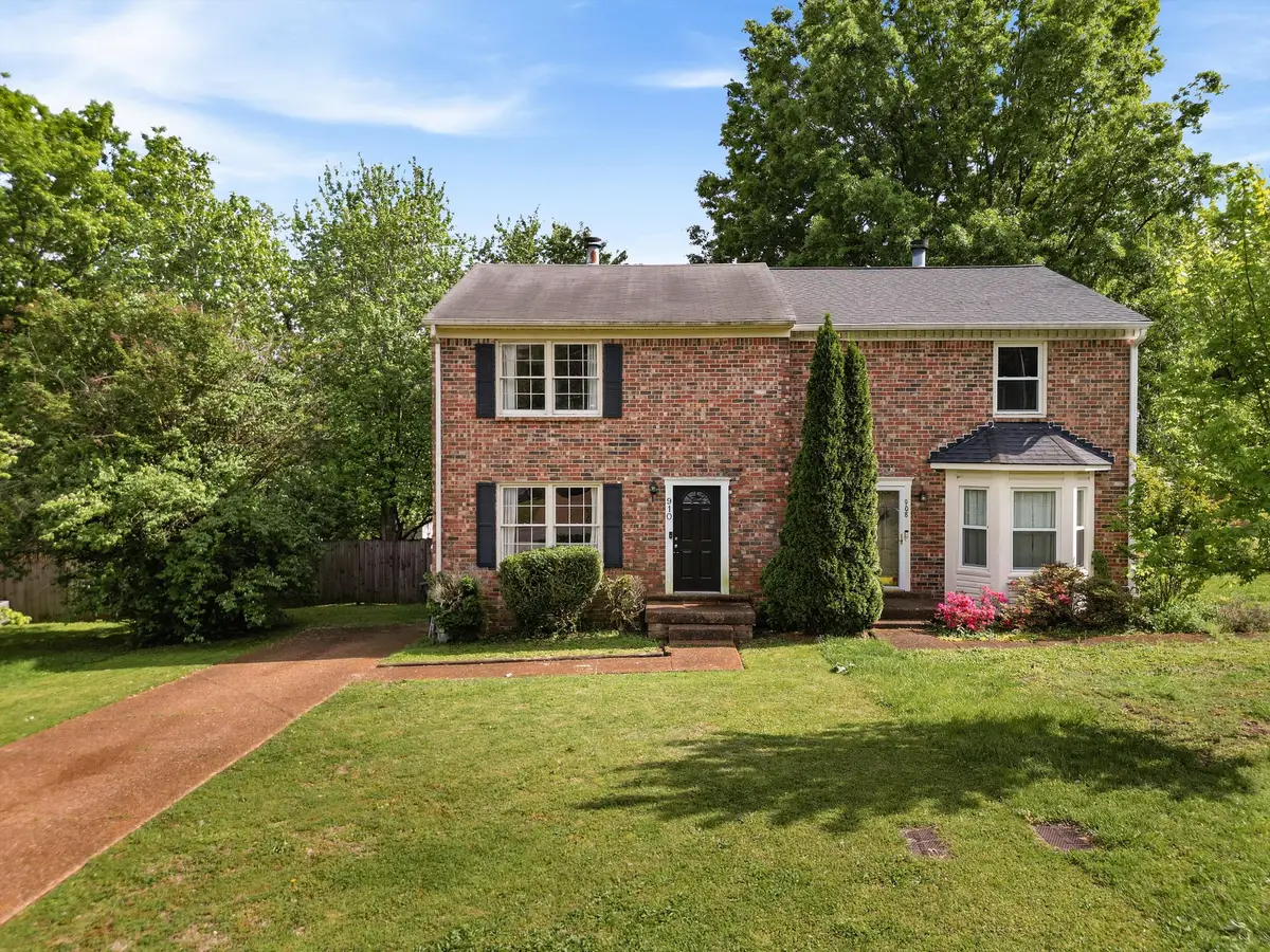 910 Hammack Dr, Nashville, TN 37214 - #1