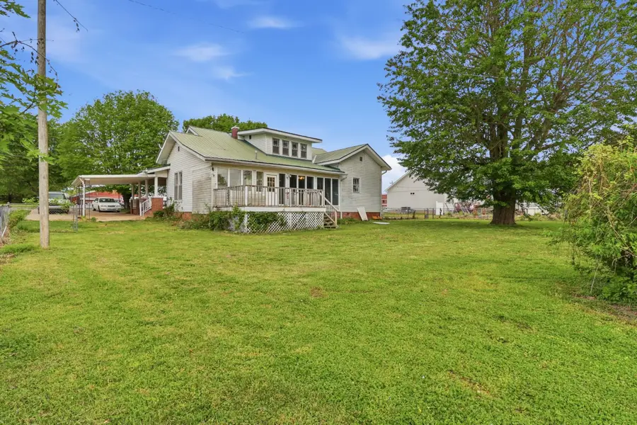 314 Melrose St, McEwen, TN 37101 - #3